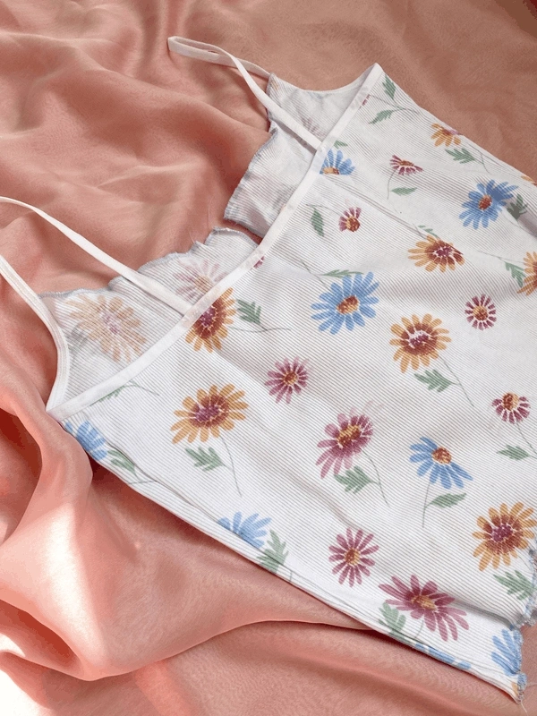 Baby Overloklu Çiçekli Şortlu Takım