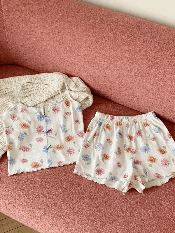 Baby Overloklu Çiçekli Şortlu Takım