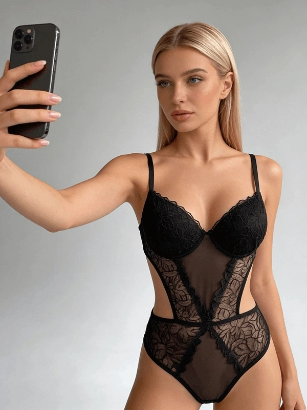 Siyah Destekli Dantel Detaylı Bodysuit