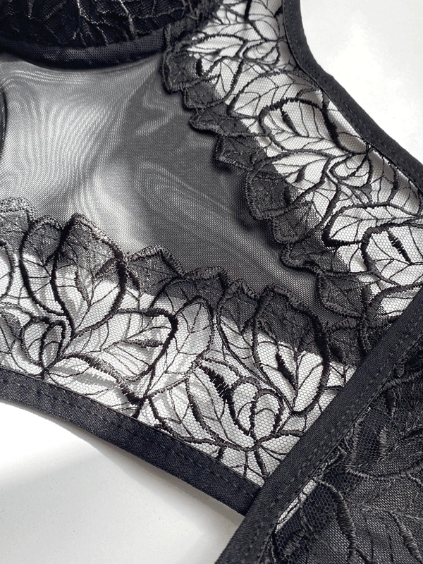 Siyah Destekli Dantel Detaylı Bodysuit
