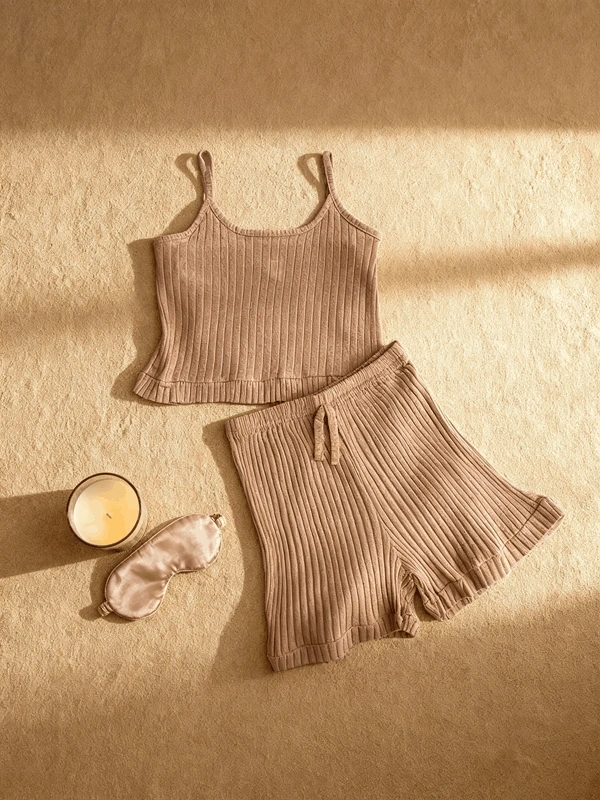 Bej Pamuklu Askılı Üstlü Şortlu Takım