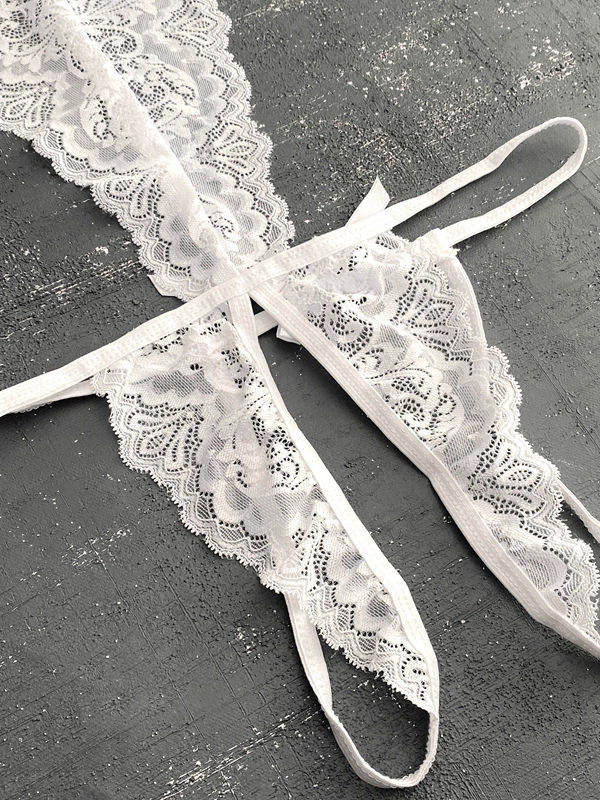 Beyaz Özel Bölgesi Açık Dantel Detaylı Bodysuit