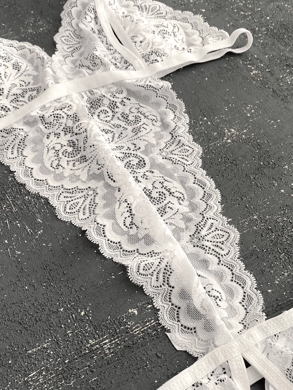Beyaz Özel Bölgesi Açık Dantel Detaylı Bodysuit