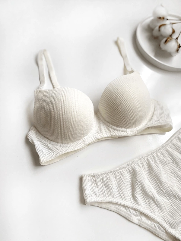 Twist Pattern Bra Set