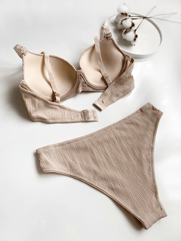 Twist Pattern Bra Set