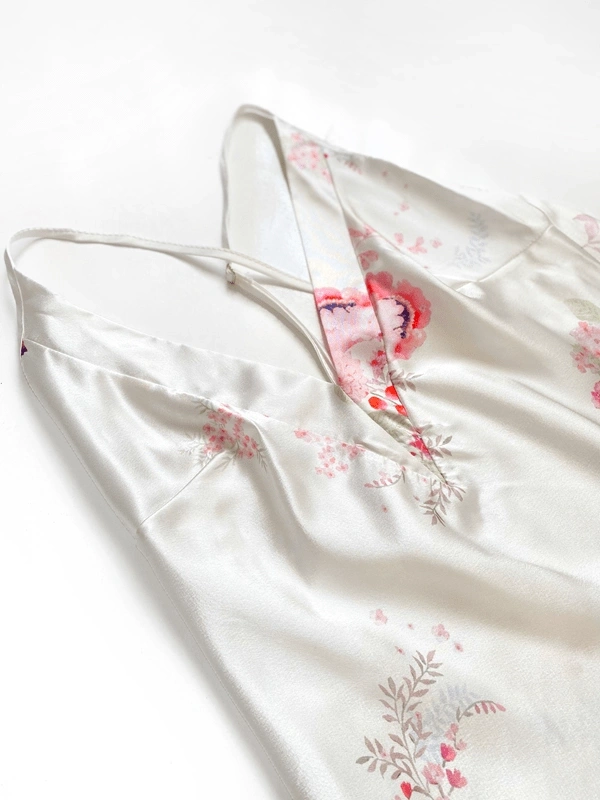 Çiçek Baskılı Yumuşak Saten Şortlu Takım