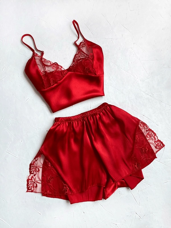 Lace Decollete Shorts Set