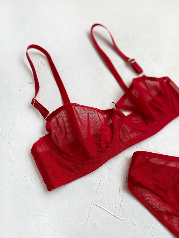 Low-cut Bra Set