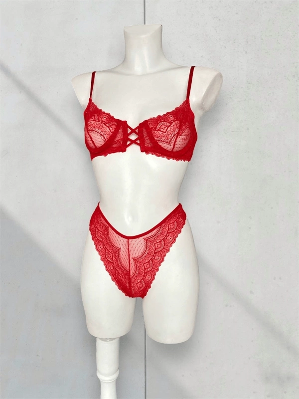 Chest String Detailed Non-Padded Bra Set