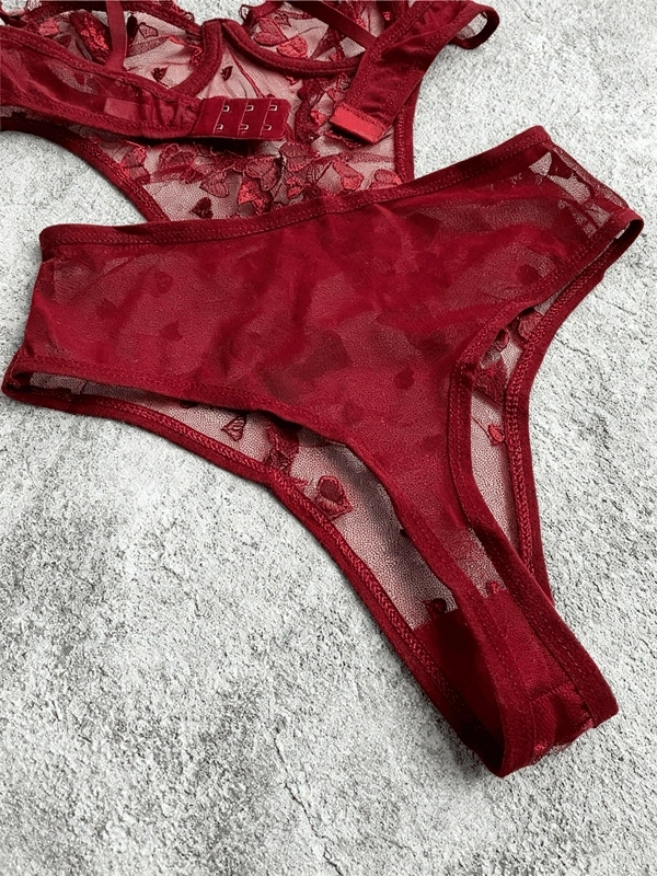 Kalpli İşlemeli Bodysuit