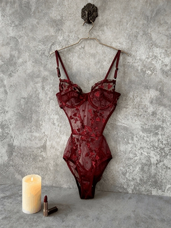 Kalpli İşlemeli Bodysuit