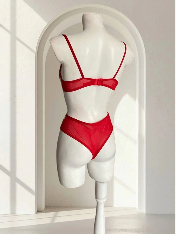 Küçük Çiçek Detaylı Bodysuit