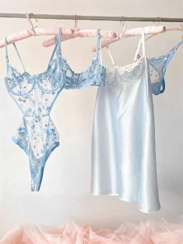 Mavi Pötikareli Göğüs Dantel Detaylı Saten Gecelik &Kalp İşlemeli Bodysuit &Sütyen Takım Kombin