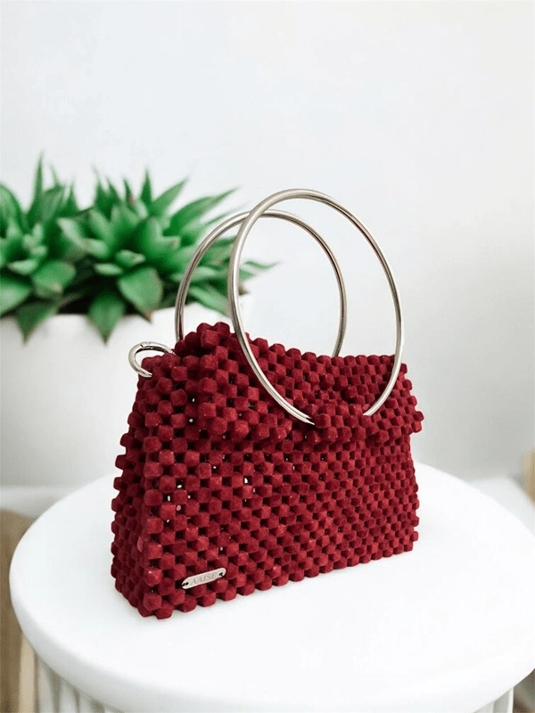 Metal Saplı Kadife Boncuk Çanta