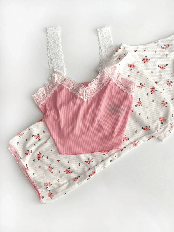 Pembe Çiçekli Askılı Pijama Takımı