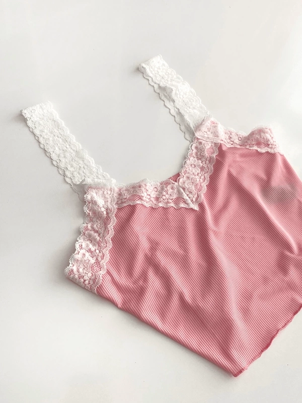 Pembe Çiçekli Askılı Pijama Takımı