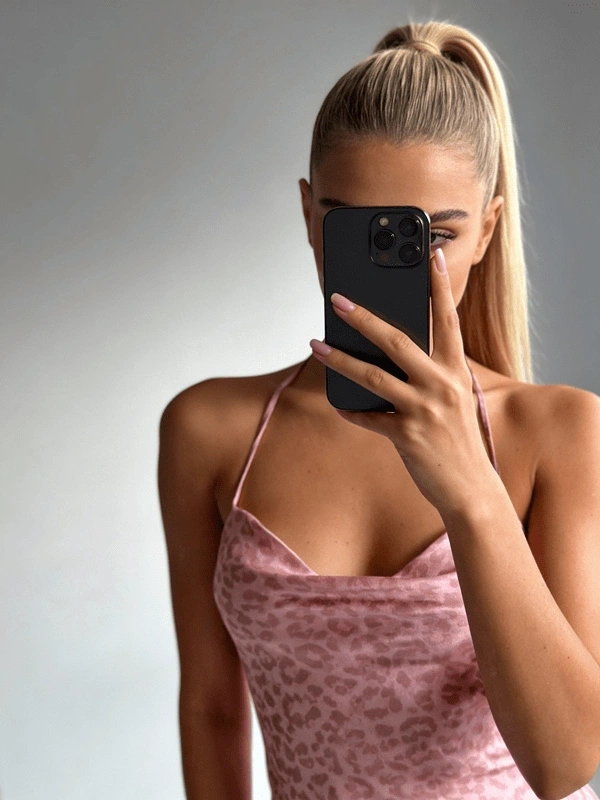 Sırt Dekolteli Saten Gecelik