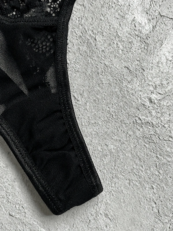 Siyah Bant ve Dantel Detaylı Tanga