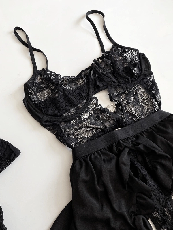 Siyah Kalp Detaylı Bodysuit & Fırfırlı Etekli Jartiyer Takım-GC1905