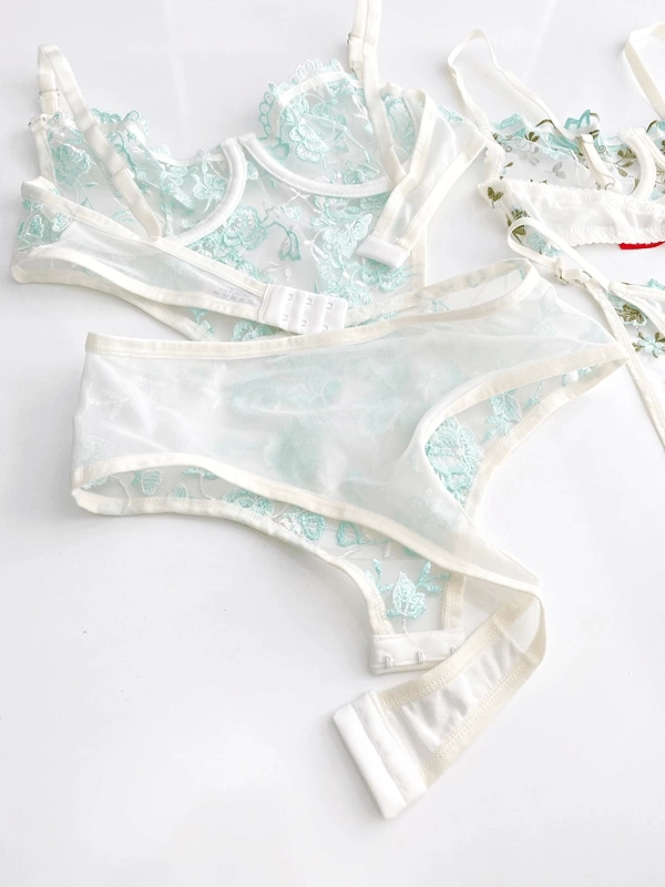 Su Yeşili Çiçek İşlemeli Bodysuit & Sütyen Takım 3 Parça Fantezi Kombin (Gizli Gönderi)