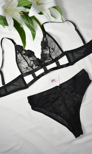 Asi Siyah Güpürlü Sütyen Takım