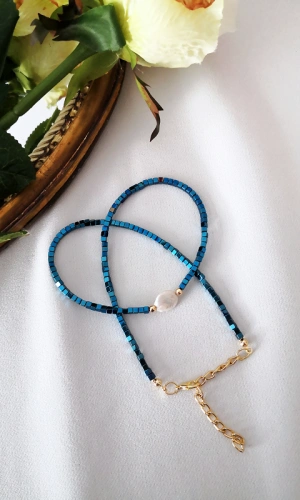 Taş Detaylı Hematit Kolye