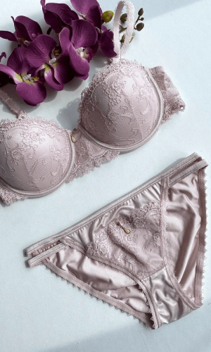 Powder Supported Bra Set