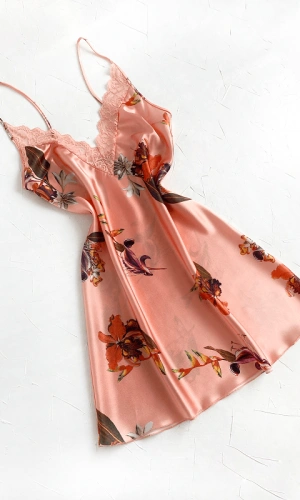 Dantel Detaylı Saten Gecelik