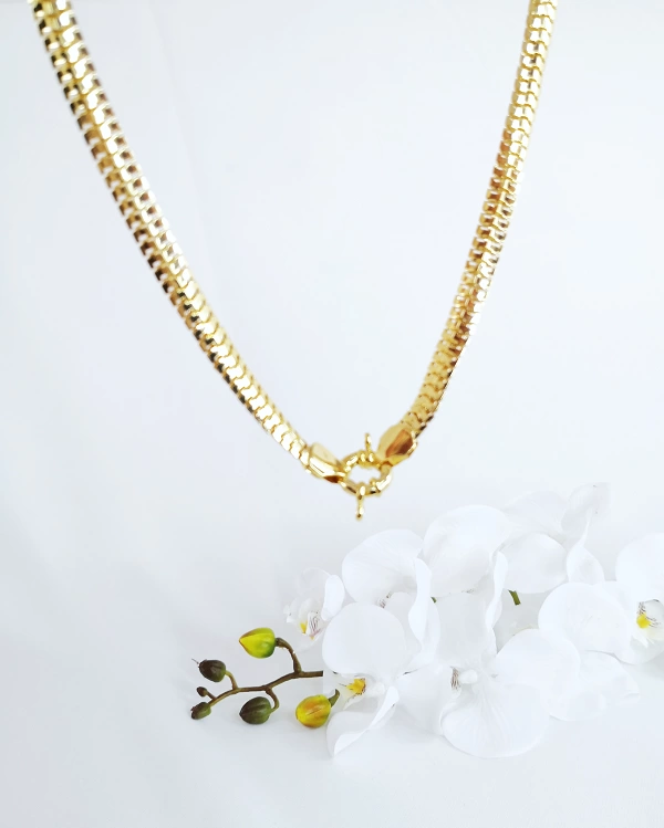 Rudder Lock Detailed Thick Chain Necklace