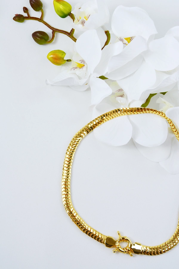 Rudder Lock Detailed Thick Chain Necklace