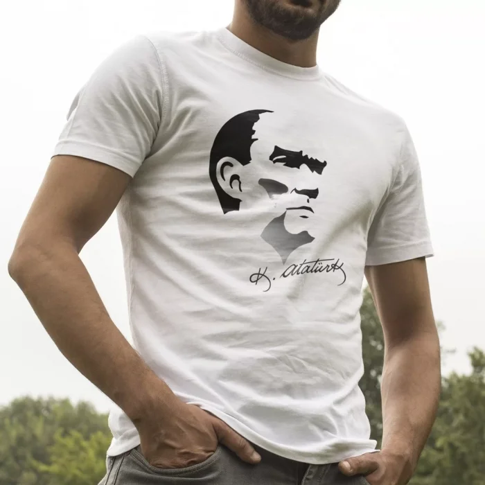 Atatürk Silüet ve İmza Beyaz Tişört