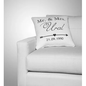 Mr. & Mrs. Tasarımlı Kişiye Özel Yastık