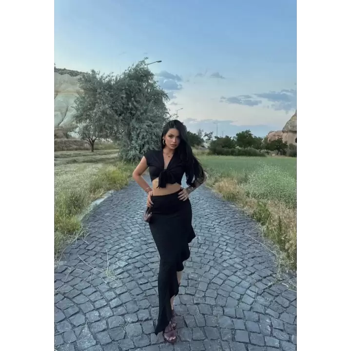 Önü Bağlamalı Etekli Takım