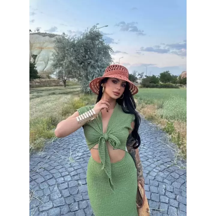 Önü Bağlamalı Etekli Takım