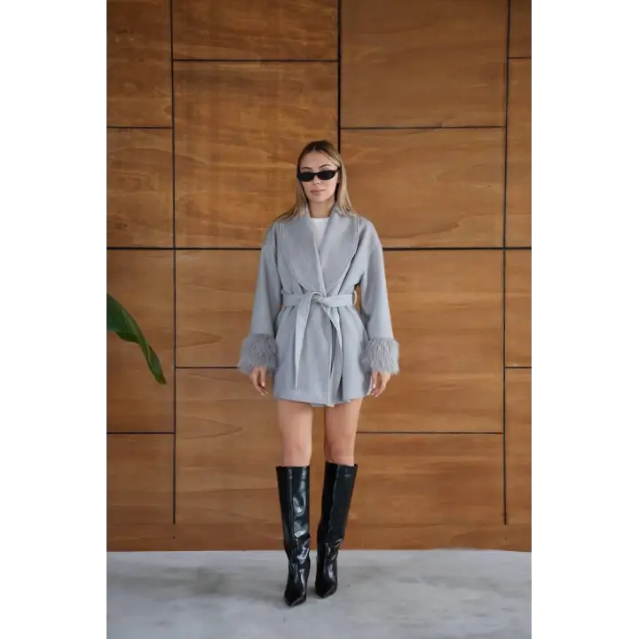 Kolları Kürk Detaylı Kuşaklı Kaban