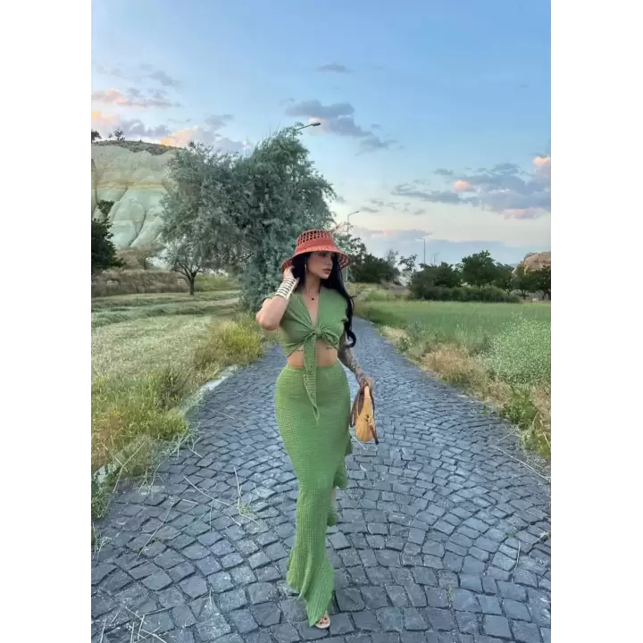 Önü Bağlamalı Etekli Takım