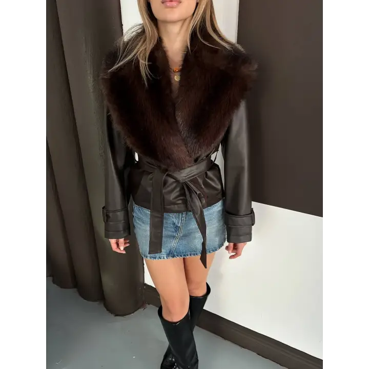 Yakası Kürklü Deri Kaban Kemerli Kahve