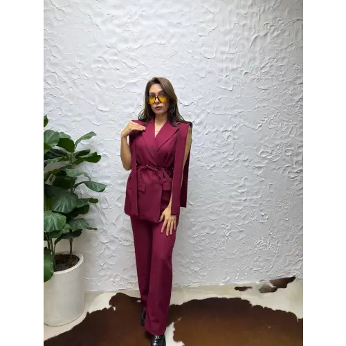 Pelerin Detaylı Kuşaklı Blazer Yelek ve Yüksek Bel Pantolon Takım