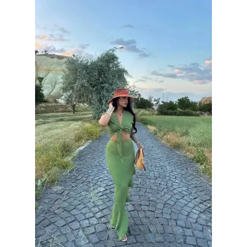 Önü Bağlamalı Etekli Takım