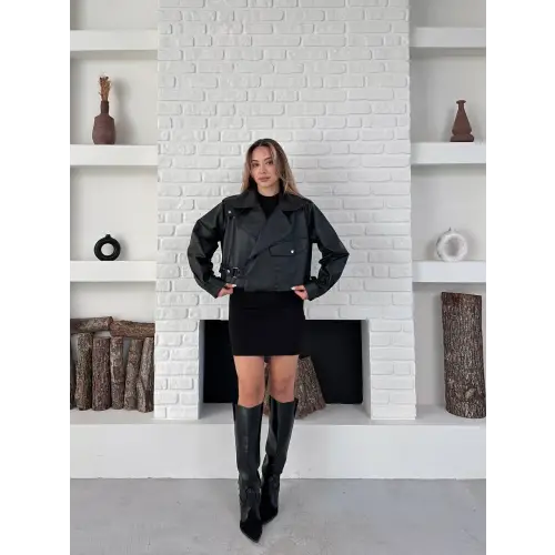 Siyah Cep Detaylı Asimetrik Deri Ceket