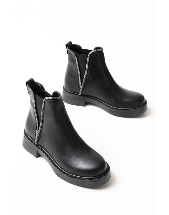 Siyah Taş Aksesuarlı Lastikli Günlük Kadın Bot