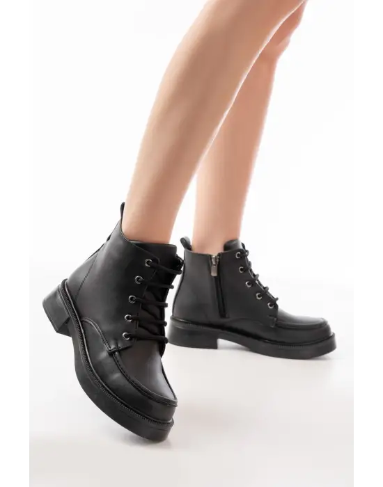 Siyah Bağcıklı Fermuarlı Günlük Kadın Bot