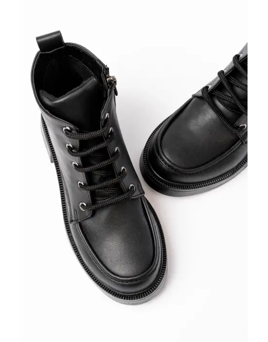 Siyah Bağcıklı Fermuarlı Günlük Kadın Bot