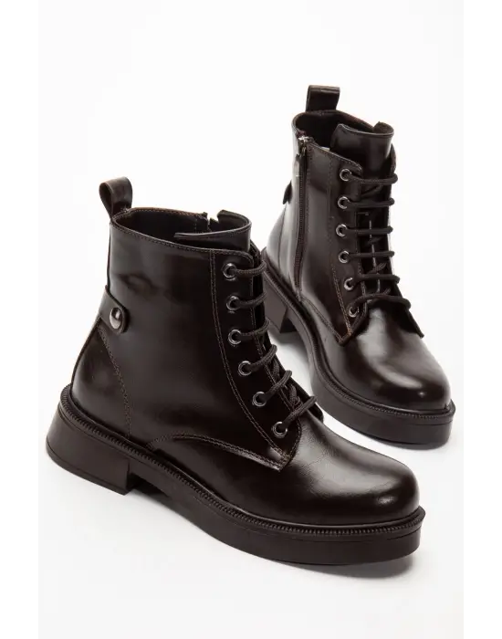 02-2003 Kahve Kırışık Rugan Bağcıklı Fermuarlı Günlük Kadın Bot