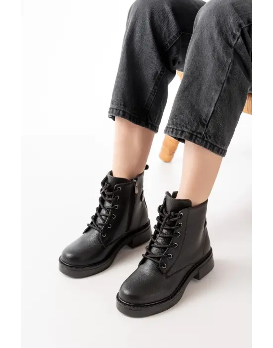 Siyah Galata Bağcıklı Fermuarlı Günlük Kadın Bot