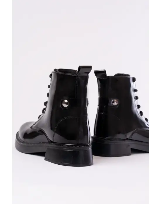 Siyah Rugan Bağcıklı Fermuarlı Günlük Kadın Bot