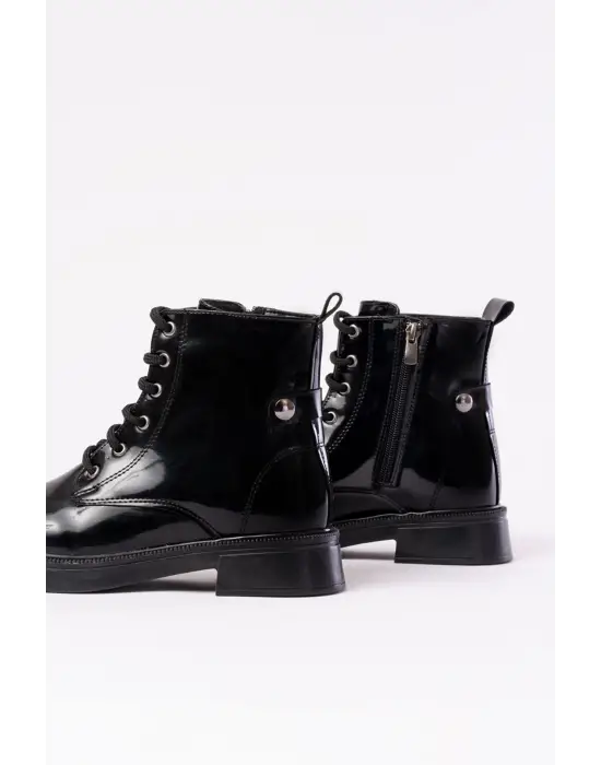 Siyah Rugan Bağcıklı Fermuarlı Günlük Kadın Bot