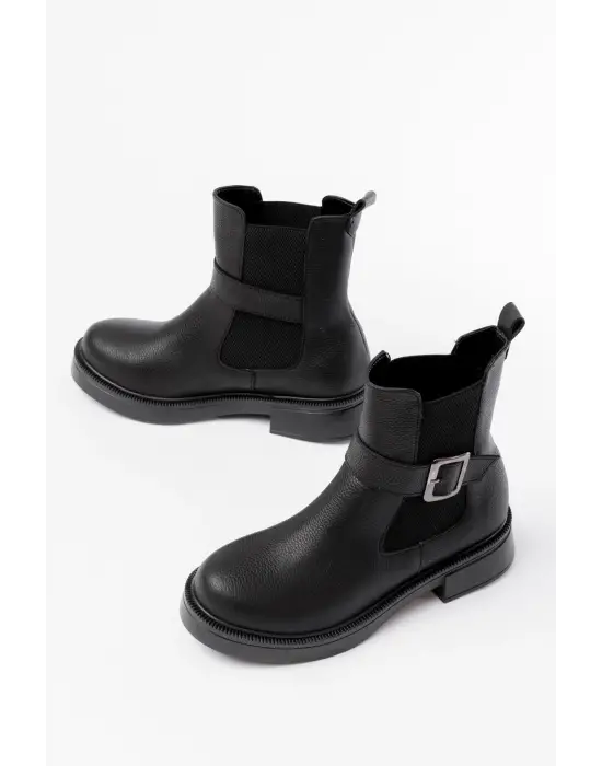 Siyah Toka Aksesuarlı Lastikli Günlük Kadın Bot