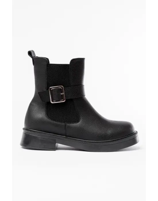 Siyah Toka Aksesuarlı Lastikli Günlük Kadın Bot