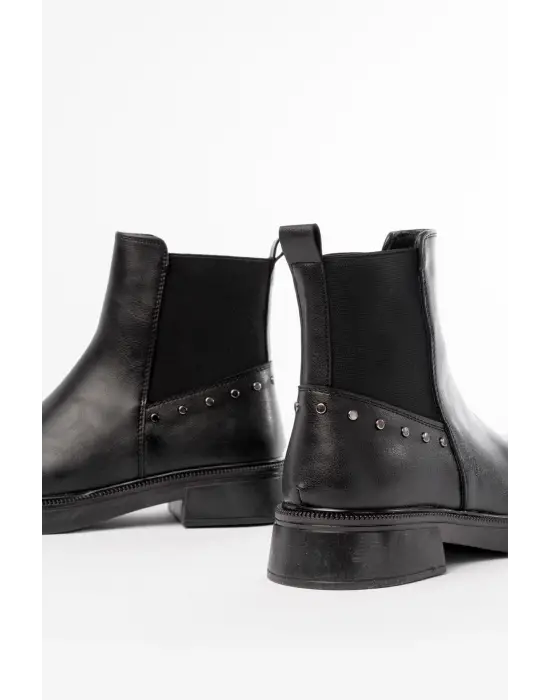 Siyah Lastikli Günlük Kadın Bot